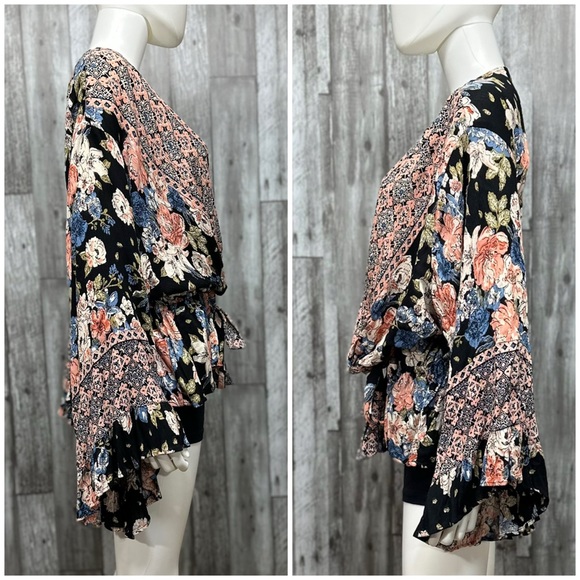 ⭐️Romantic Gypsy Floral Flutter Sleeve V-Neck Top NWT [6041] - Picture 6 of 11
